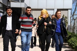 Bursa'da dolandırıcı kadını bakın ne ele verdi!