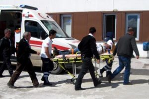 Araz&ouml;z u&ccedil;uruma yuvarlandı: 1 &ouml;l&uuml;, 2 yaralı