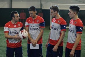 Solak futbolculara &ouml;zel futbol topu g&ouml;r&uuml;c&uuml;ye &ccedil;ıktı