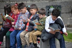 Tarihi İ&ccedil;kale'de kitap okuma etkinliği
