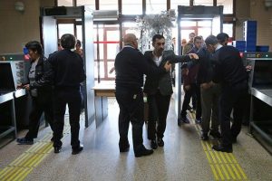Adliyelerdeki g&uuml;venlik &ouml;nlemleri tartışılıyor