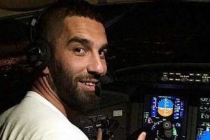 Milli takım u&ccedil;ağında ilk anons Arda Turan'dan
