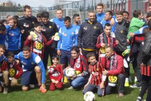 Otistik &Ccedil;ocuklar Eskişehirspor'u ziyaret etti