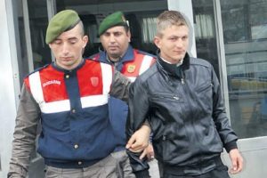 &Ccedil;aldığı 23 bin euro'yu sahte zannedip yakmış