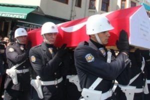 Şehit Savcı'nın ailesi 40 yıl &ouml;nce g&ouml;&ccedil; etmiş