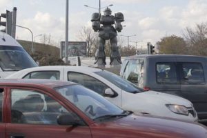 Robotu g&ouml;ren 1 Nisan şakası sandı