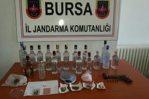 Bursa'da uyuşturucu ve sahte i&ccedil;ki operasyonu!