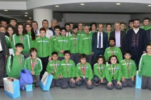 Yıldırımlı sporcular madalyaya doymuyor