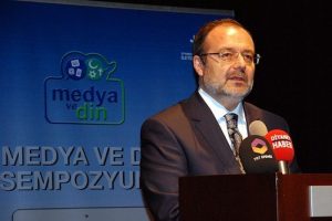 'Din-medya ilişkisi i&ccedil;ler acısı durumda'