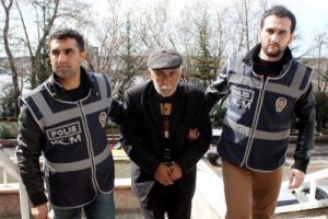 Sahte paraları piyasaya s&uuml;remeden yakalandılar