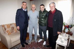 Hacıosmanoğlu'ndan efsane hocaya ge&ccedil;miş olsun ziyareti
