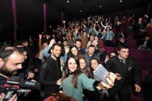 Kocan Kadar Konuş filminin Bursa galası ilgi g&ouml;rd&uuml;...