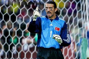 UEFA'dan R&uuml;şt&uuml; Re&ccedil;ber'e b&uuml;y&uuml;k &ouml;vg&uuml;!