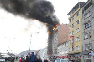 Hopa'da TOMA yangın s&ouml;nd&uuml;rd&uuml;