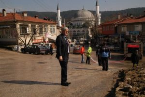 Keles'te bahar temizliği yapılıyor