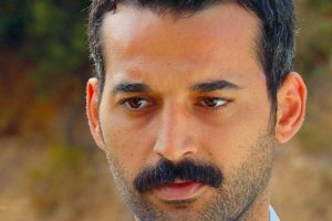Dizi oyuncusu Orhan Şimşek babasını &ouml;ld&uuml;rd&uuml;