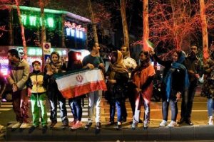 İran sokaklarında n&uuml;kleer uzlaşı sevinci