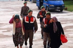 Kardeş nineler 'yaş'tan kurtuldu