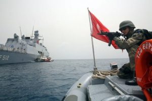 Aden'de bulunan 55 vatandaş tahliye edildi