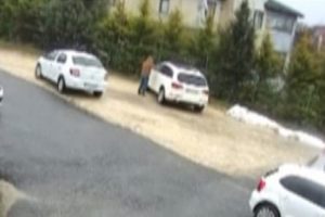 Oto fareleri g&uuml;venlik kamerasında
