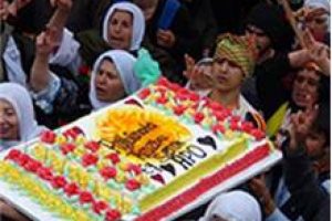 &Ouml;calan'ın doğum g&uuml;n&uuml;n&uuml; kutladılar!