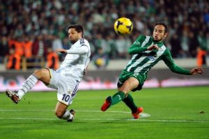 Fenerbah&ccedil;e-Bursaspor ma&ccedil;ı ileri bir tarihe ertelendi