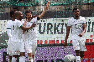 Akhisar Gaziantep'i kolay ge&ccedil;ti