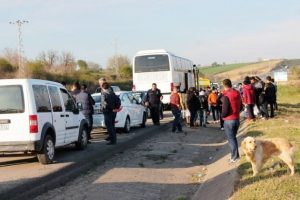 Zincirleme kazaya polis aracıda karıştı