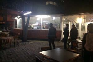 Kahveci ile m&uuml;şterinin kavgası kanlı bitti