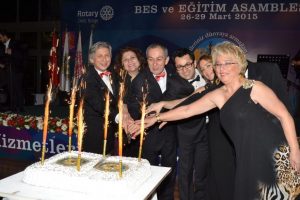 Rotaryanlar gala yemeğinde buluştu...