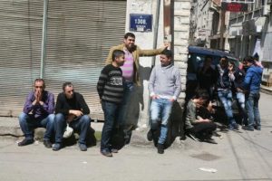 Suriyeliler'in 'amele pazarı' y&uuml;rek burkuyor