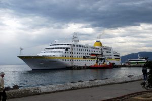 Bursa'ya yılın ilk turist gemisi geldi