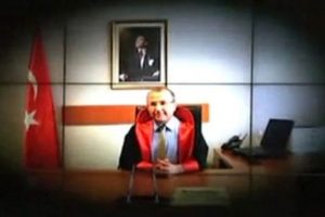 Şehit savcının adı odanın kapısına asıldı