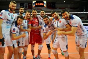 Beşiktaş'ı ikinci ma&ccedil;ta da yenip finale &ccedil;ıktılar