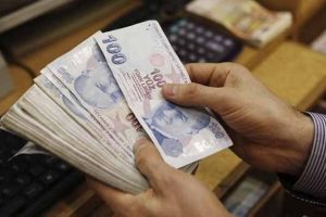 Emekli vekillere 740 TL zam