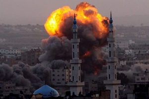 Suriye'de m&uuml;lteci kampına varil bombalı saldırı