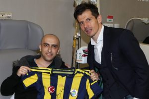 Emre Bel&ouml;zoğlu'ndan anlamlı ziyaret