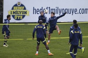 Fenerbah&ccedil;e'de hazırlıklar s&uuml;r&uuml;yor