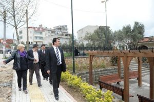 Yenibağlar'a nefes aldıracak meydan