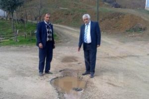 "Siyasi otorite yollarımızı dahi yapmıyor"