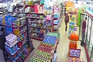 Aile boyu hırsızlık kamerada