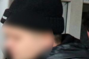 İnternetten eskort kızla anlaştığını eşi duyunca...