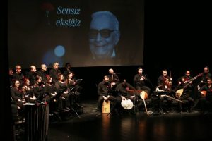 Yaşar Kemal Bursa'da memleket t&uuml;rk&uuml;leriyle anıldı