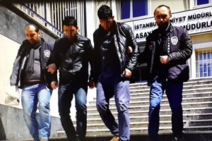Otomobili yıkatmaya g&ouml;t&uuml;r&uuml;nce yakalandılar