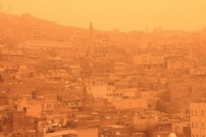 Mardin kızıla b&uuml;r&uuml;nd&uuml;