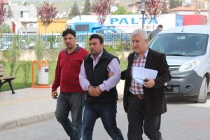 Sahte polisi ger&ccedil;ek polis yakaladı