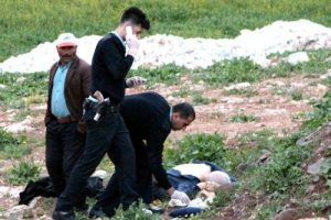 Hava almak i&ccedil;in dolaşırken kalp krizinden &ouml;ld&uuml;