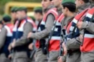Firar eden mahkumu 3. kattan atlayarak yakaladı