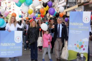 Viyana'dan İzmir'e Parkinson Balonu u&ccedil;urdular