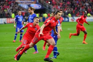Zlatan coştu,kupayı PSG kazandı!